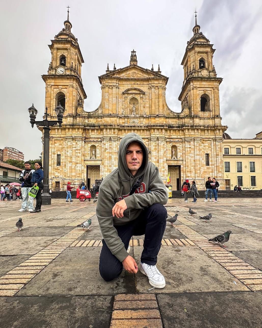 Julián - Empresario